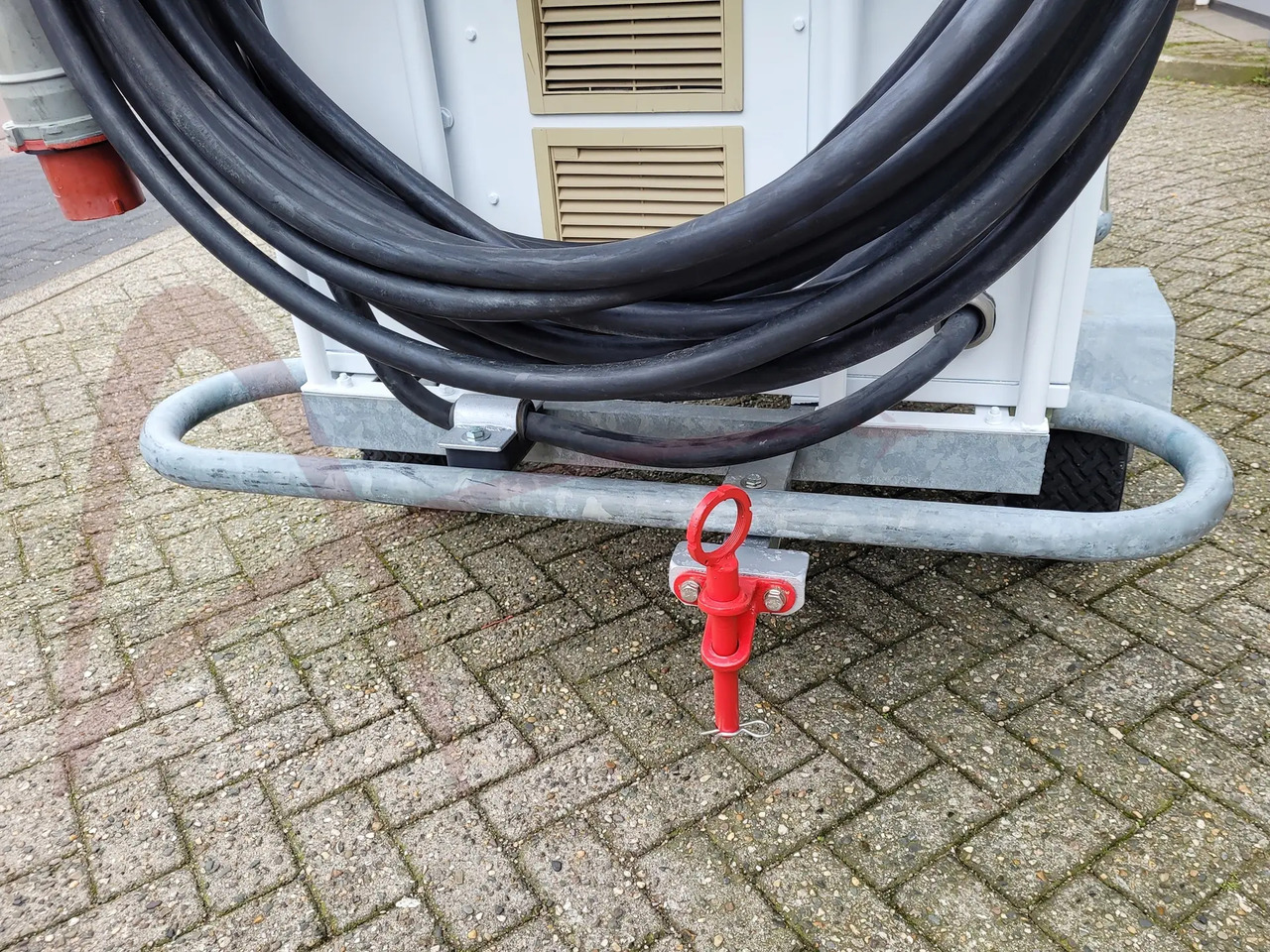 AXA POWER 3GSTS 200/345L - Lotniskowy zasilacz elektroenergetyczny: zdjęcie 3 AXA POWER 3GSTS 200/345L - Lotniskowy zasilacz elektroenergetyczny: zdjęcie 3