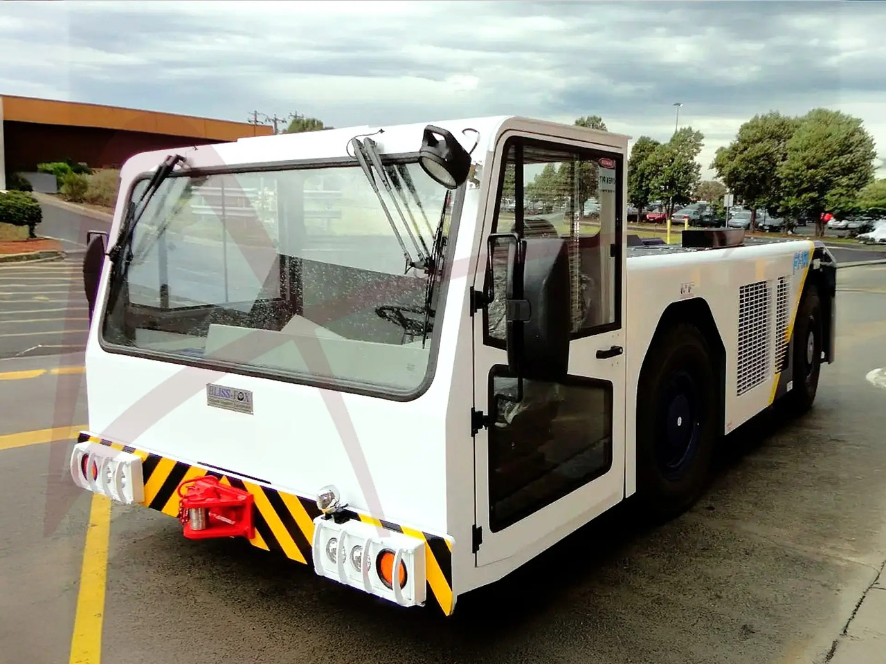 BLISS-FOX F1-150 - Ciągnik samolotowy: zdjęcie 1 BLISS-FOX F1-150 - Ciągnik samolotowy: zdjęcie 1