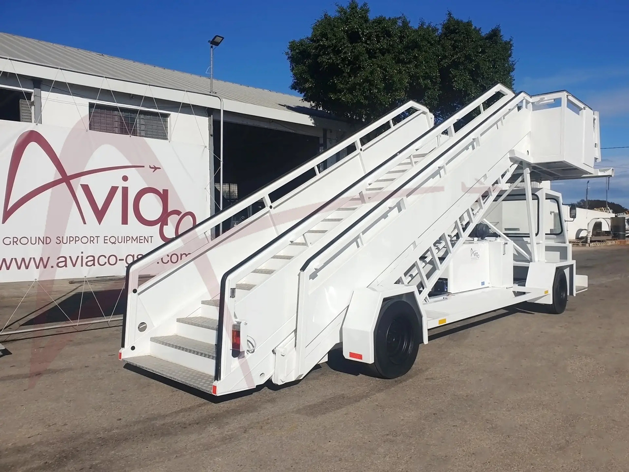 EINSA EDU-WIDE - Schody pasażerskie: zdjęcie 1 EINSA EDU-WIDE - Schody pasażerskie: zdjęcie 1