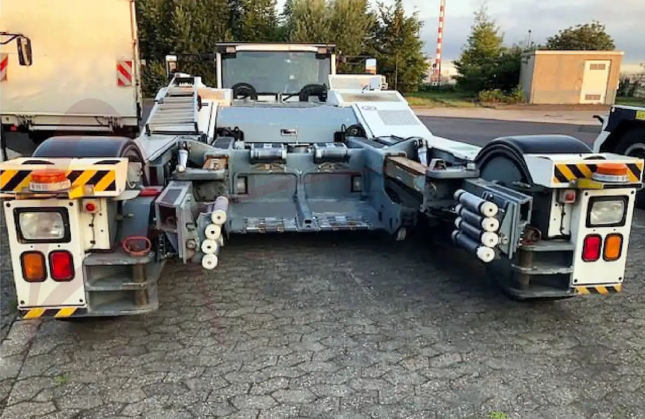 GOLDHOFER AST-2F 400 - Ciągnik samolotowy: zdjęcie 2 GOLDHOFER AST-2F 400 - Ciągnik samolotowy: zdjęcie 2