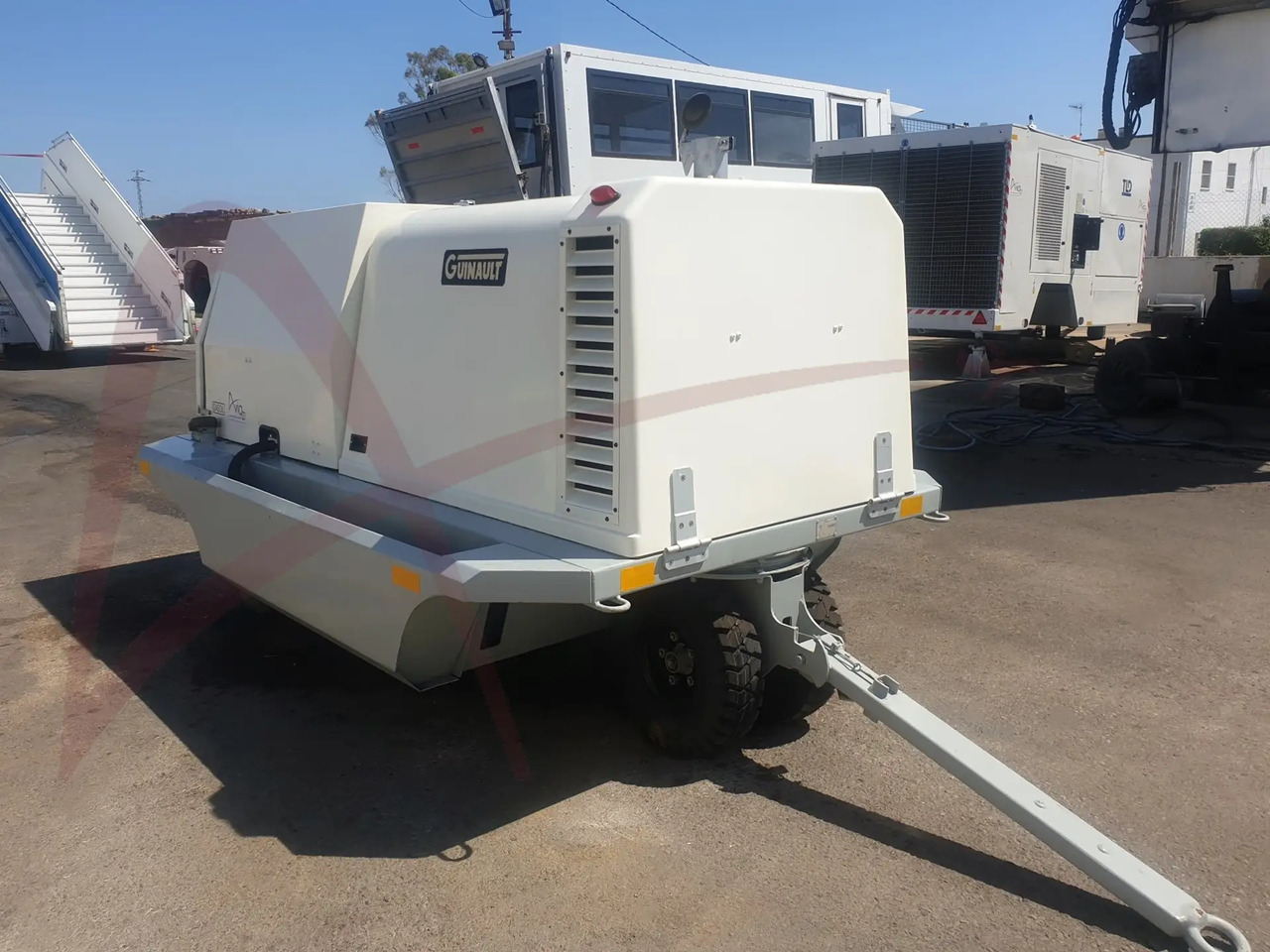 GUINAULT GA120V18D2100 - Lotniskowy zasilacz elektroenergetyczny: zdjęcie 3 GUINAULT GA120V18D2100 - Lotniskowy zasilacz elektroenergetyczny: zdjęcie 3