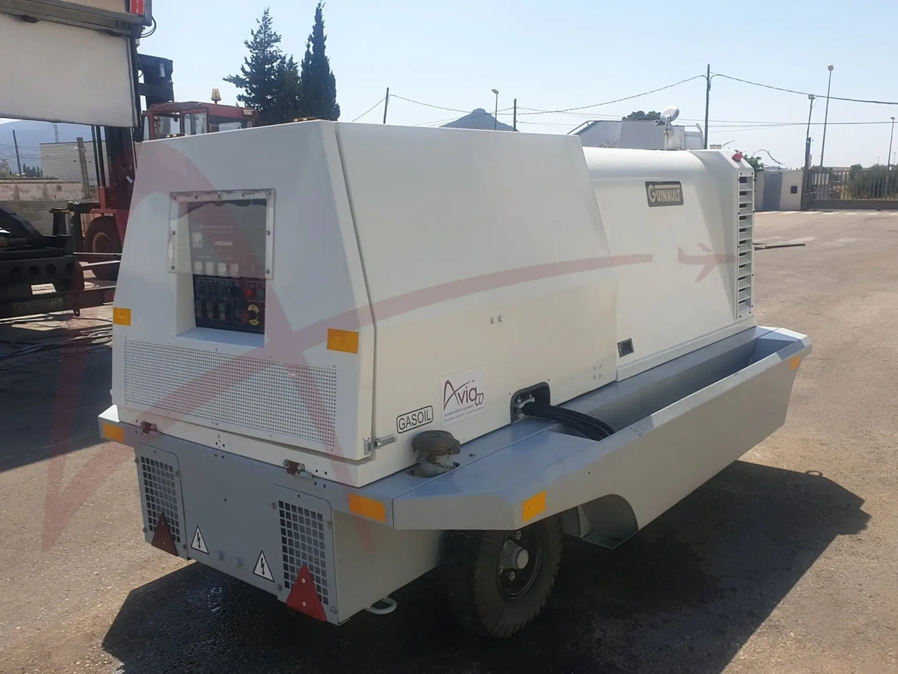 GUINAULT GA120V18D2100 - Lotniskowy zasilacz elektroenergetyczny: zdjęcie 4 GUINAULT GA120V18D2100 - Lotniskowy zasilacz elektroenergetyczny: zdjęcie 4