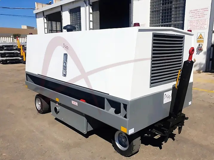 HITZINGER 140MDE18 - Lotniskowy zasilacz elektroenergetyczny: zdjęcie 2 HITZINGER 140MDE18 - Lotniskowy zasilacz elektroenergetyczny: zdjęcie 2