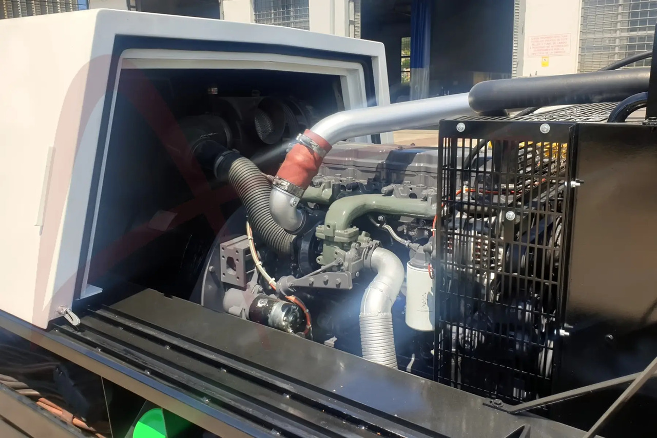 HOUCHIN 690-140 28 - Lotniskowy zasilacz elektroenergetyczny: zdjęcie 5 HOUCHIN 690-140 28 - Lotniskowy zasilacz elektroenergetyczny: zdjęcie 5