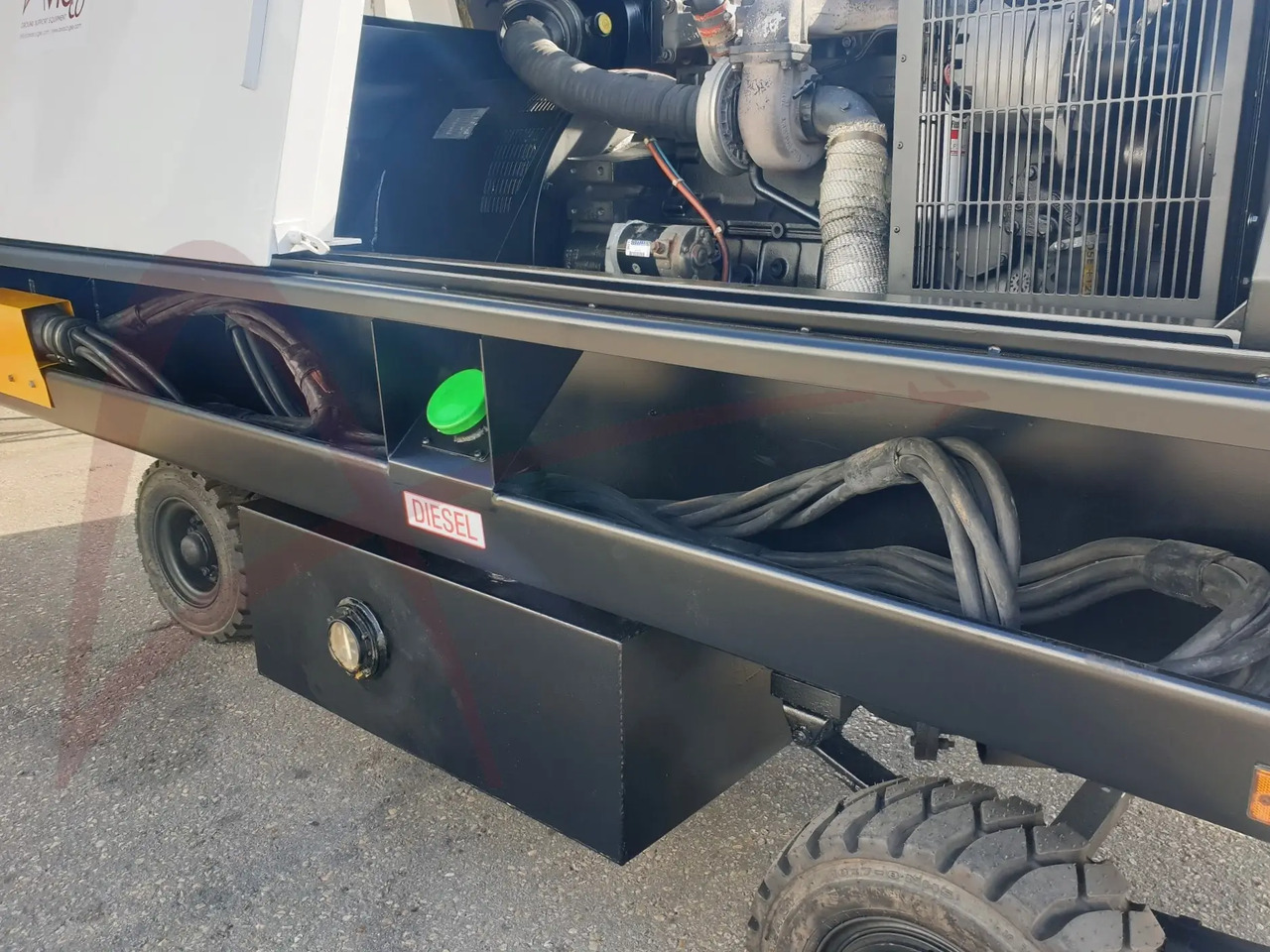 HOUCHIN C690-100DV - Lotniskowy zasilacz elektroenergetyczny: zdjęcie 4 HOUCHIN C690-100DV - Lotniskowy zasilacz elektroenergetyczny: zdjęcie 4