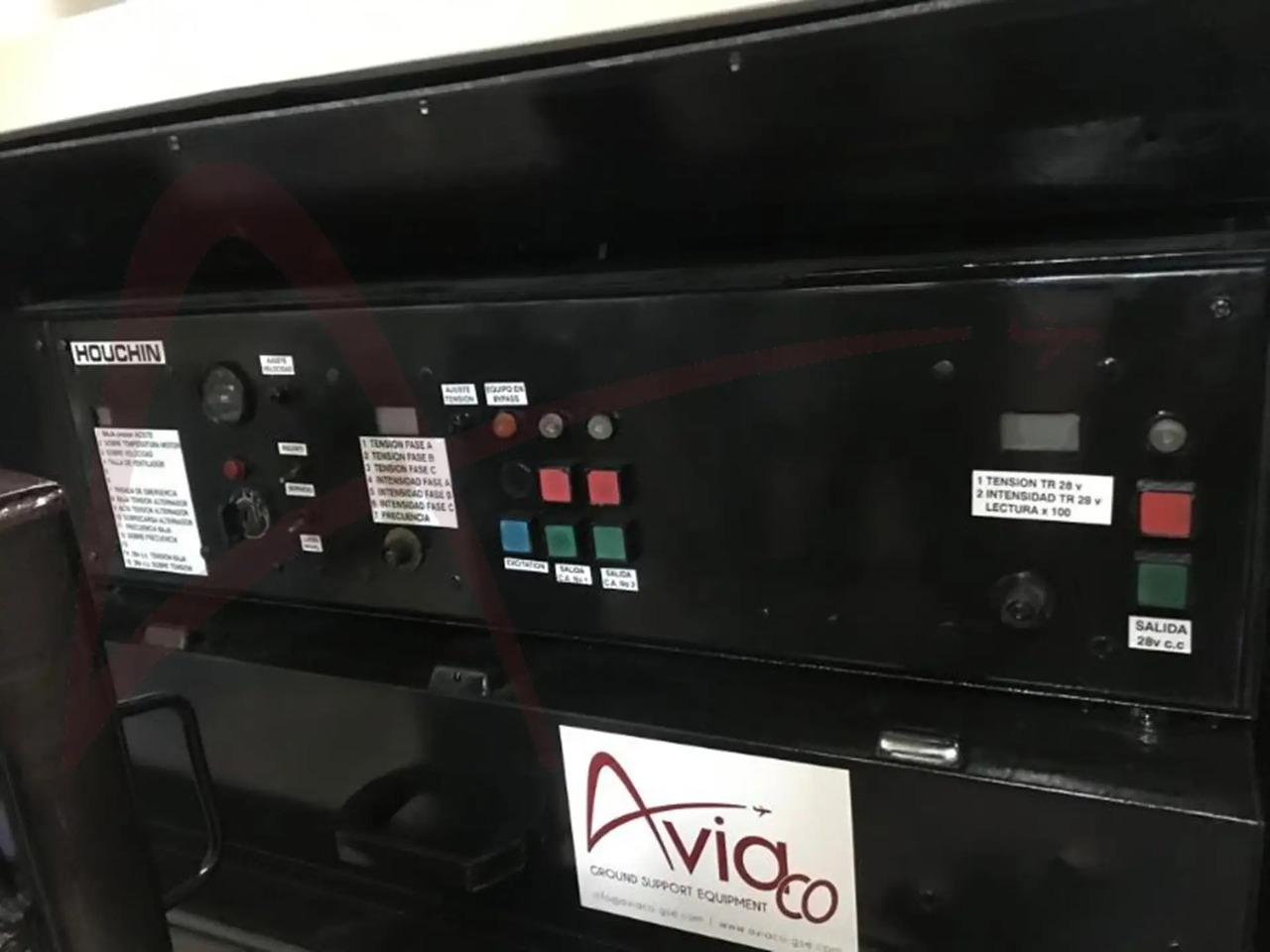 HOUCHIN D690DV - Lotniskowy zasilacz elektroenergetyczny: zdjęcie 4 HOUCHIN D690DV - Lotniskowy zasilacz elektroenergetyczny: zdjęcie 4