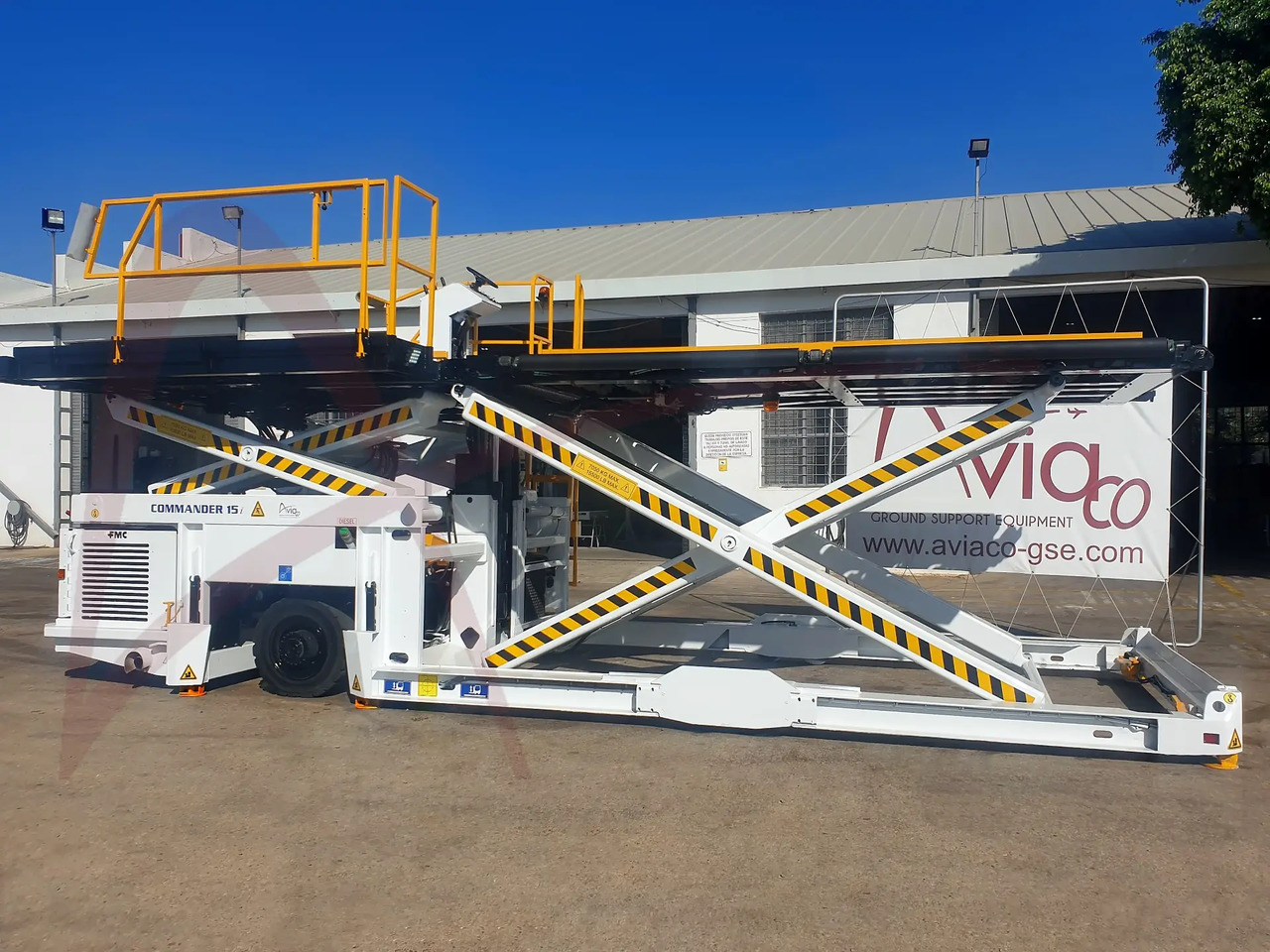 JBT AEROTECH COMMANDER 15iS - Ładowarka kontenerów/ Palet: zdjęcie 2 JBT AEROTECH COMMANDER 15iS - Ładowarka kontenerów/ Palet: zdjęcie 2