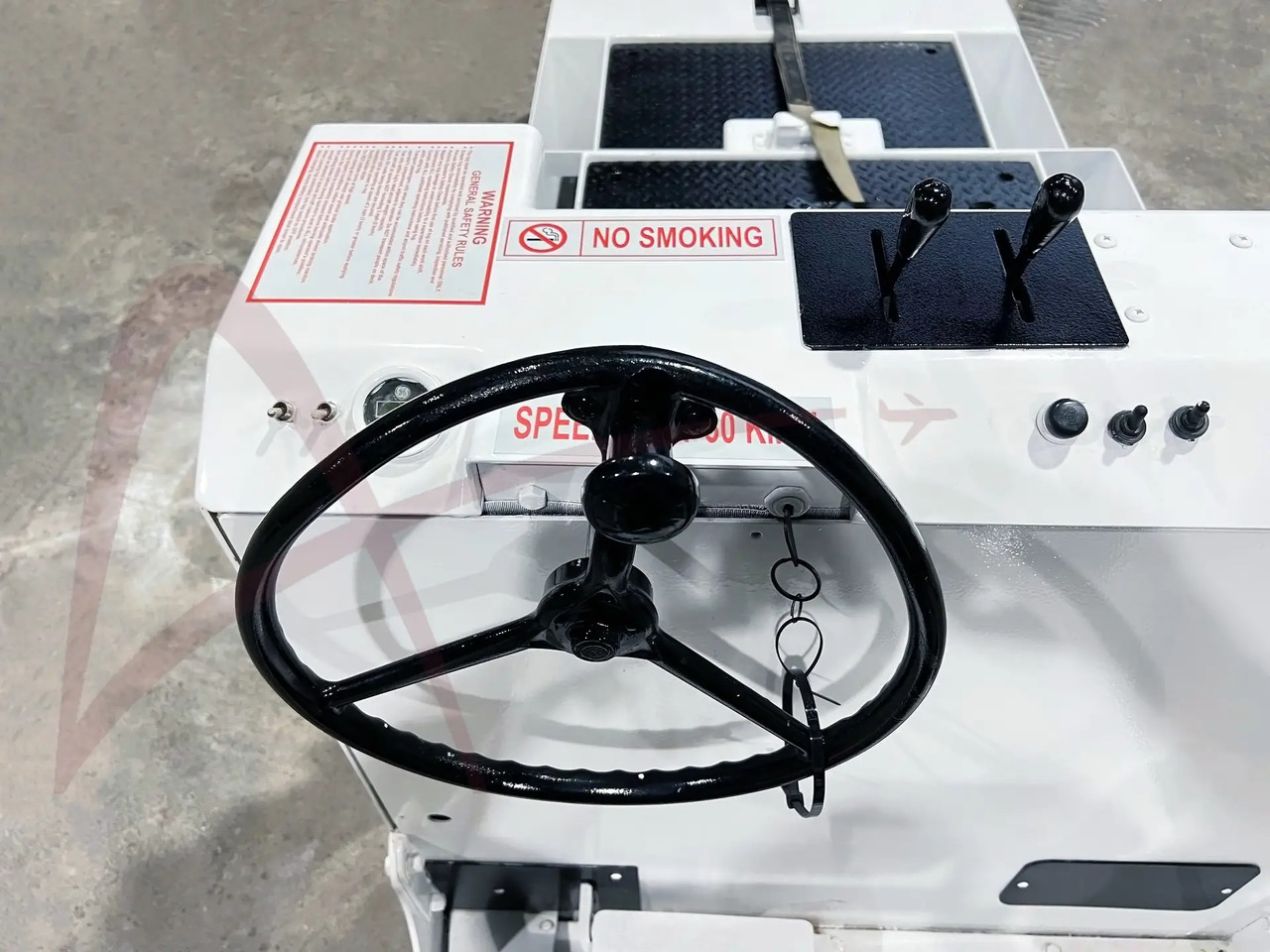 LEKTRO AP8600 - Ciągnik samolotowy: zdjęcie 3 LEKTRO AP8600 - Ciągnik samolotowy: zdjęcie 3