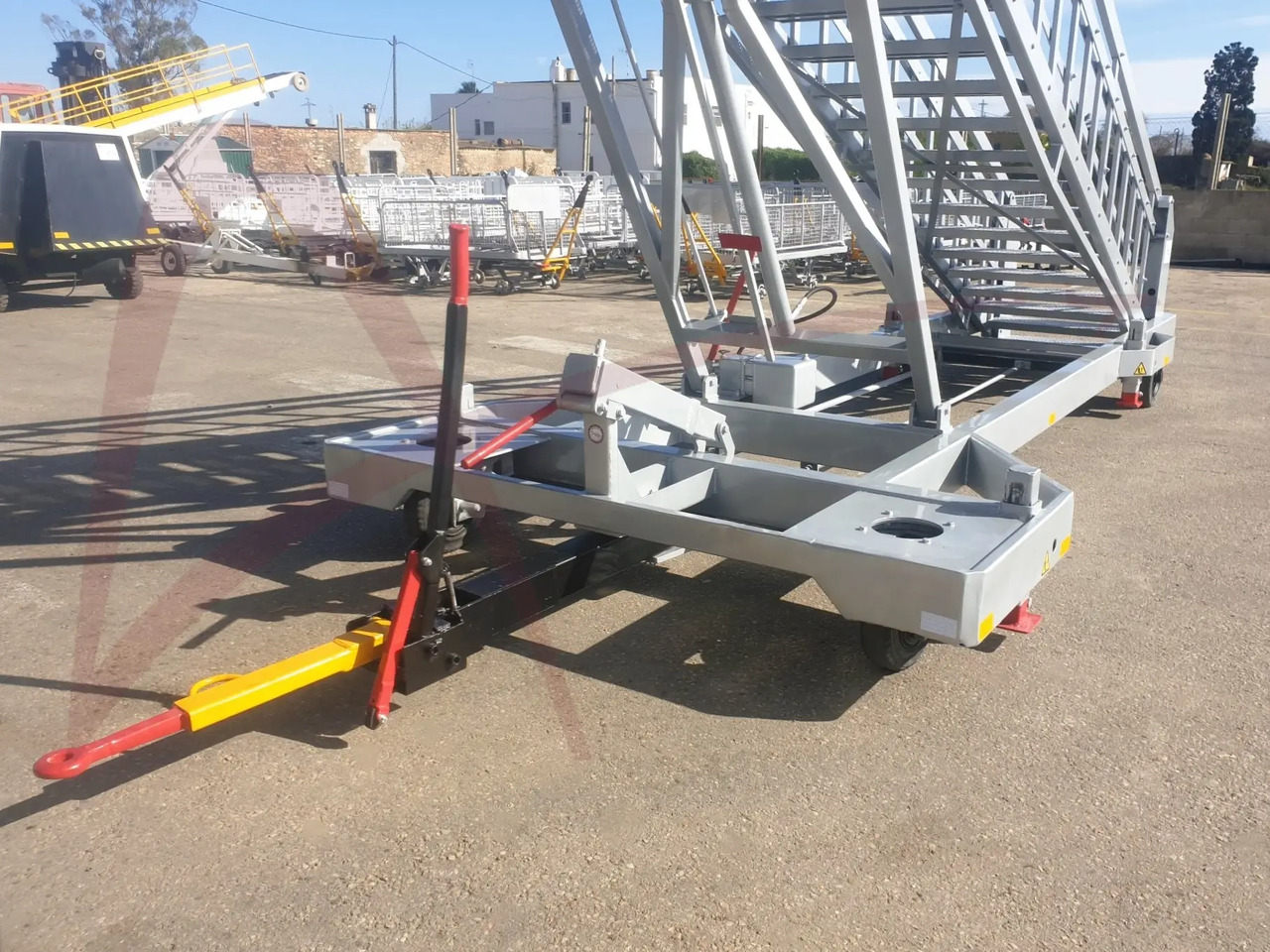 MASTER EQUIPMENT STR710-14 - Schody pasażerskie: zdjęcie 2 MASTER EQUIPMENT STR710-14 - Schody pasażerskie: zdjęcie 2