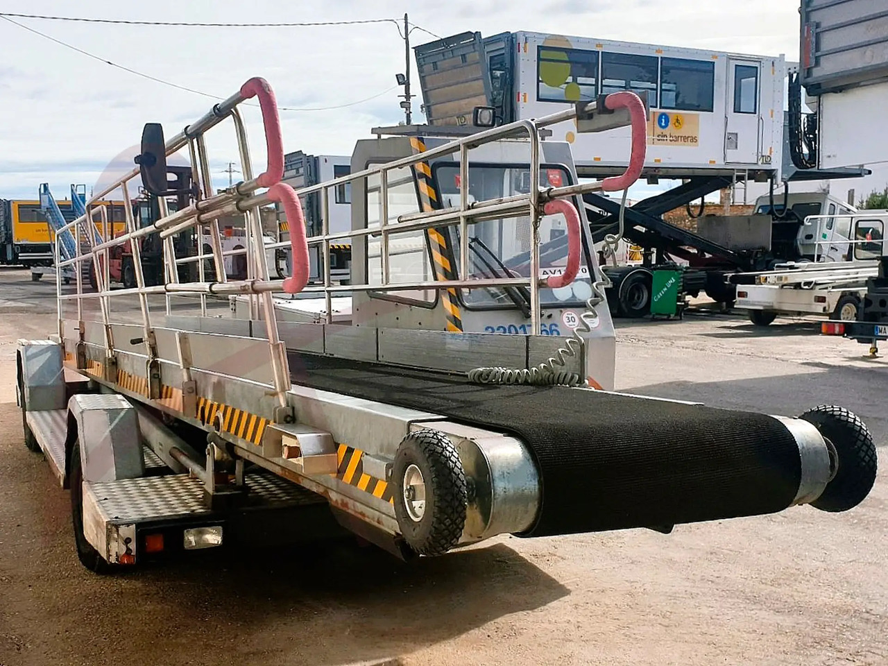 ROFAN FP-9 - Taśmociąg bagażowy: zdjęcie 3 ROFAN FP-9 - Taśmociąg bagażowy: zdjęcie 3