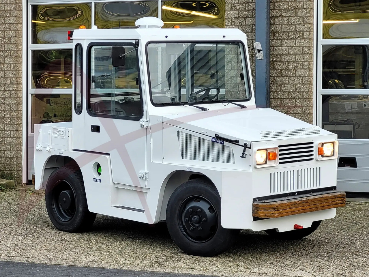 ROFAN ZD6 - Ciągnik bagażowy: zdjęcie 2 ROFAN ZD6 - Ciągnik bagażowy: zdjęcie 2