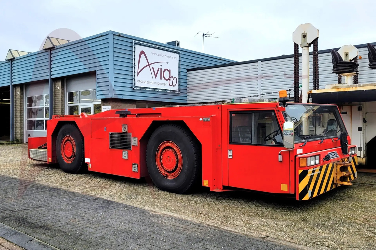 SCHOPF F396P - Ciągnik samolotowy: zdjęcie 1 SCHOPF F396P - Ciągnik samolotowy: zdjęcie 1