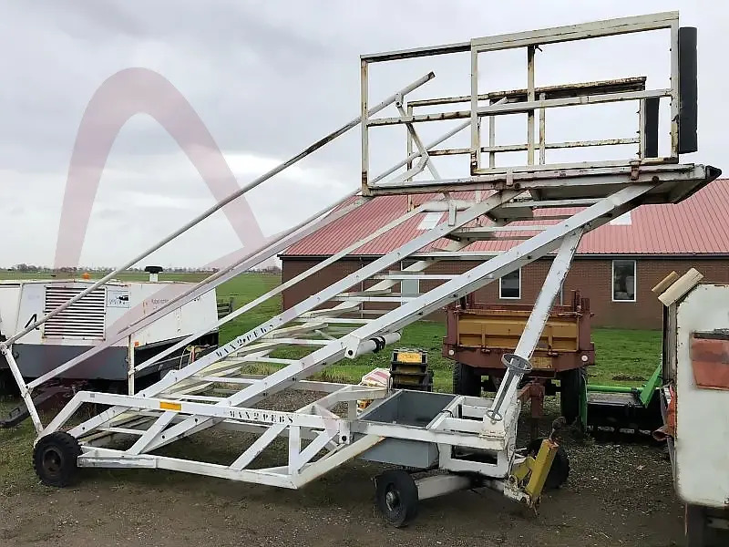 TCG 14 TREDEN - Schody pasażerskie: zdjęcie 1 TCG 14 TREDEN - Schody pasażerskie: zdjęcie 1