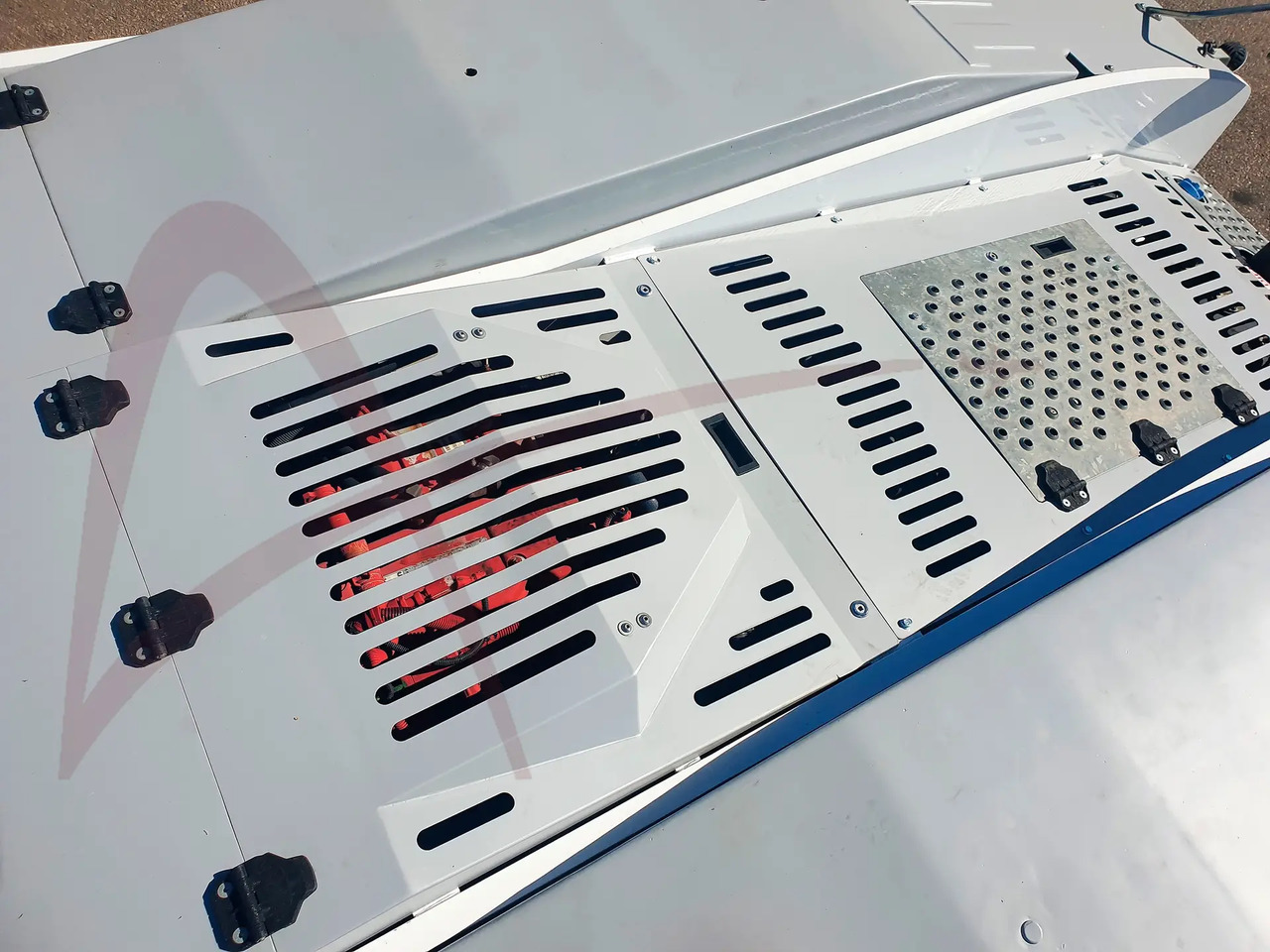 TLD TMX 350-28 - Ciągnik samolotowy: zdjęcie 5 TLD TMX 350-28 - Ciągnik samolotowy: zdjęcie 5