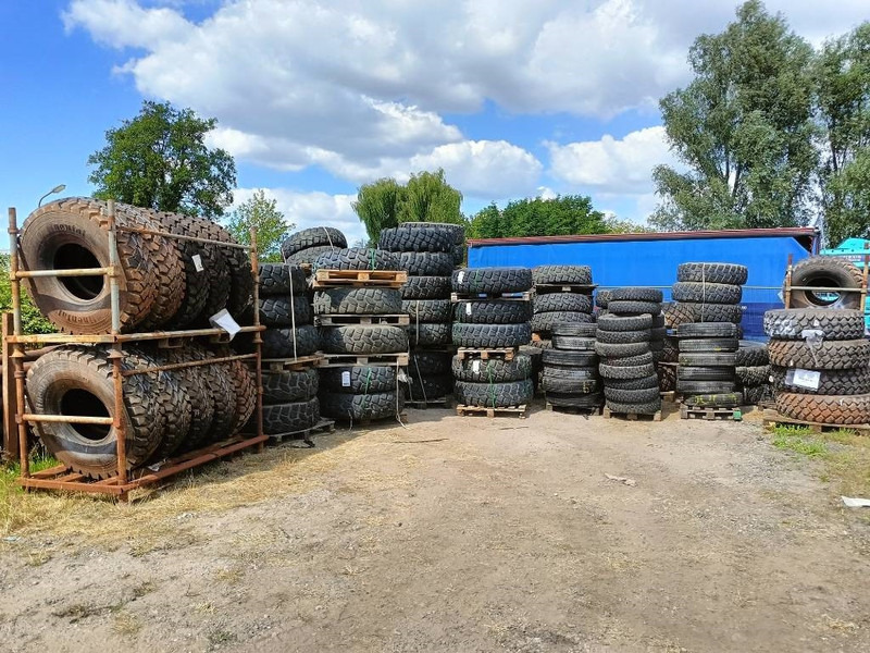 Michelin 12.00R20 , 14.00R20, 335/80R20 , 395/85R2 365/80R2 - Opony i felgi do Maszyn budowlanych: zdjęcie 1 Michelin 12.00R20 , 14.00R20, 335/80R20 , 395/85R2 365/80R2 - Opony i felgi do Maszyn budowlanych: zdjęcie 1