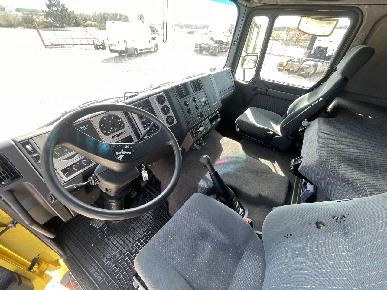 MAN F2000 413 6x2 Manual CRANE Hiab 330+jib 90 21m - Ciągnik siodłowy: zdjęcie 3 MAN F2000 413 6x2 Manual CRANE Hiab 330+jib 90 21m - Ciągnik siodłowy: zdjęcie 3