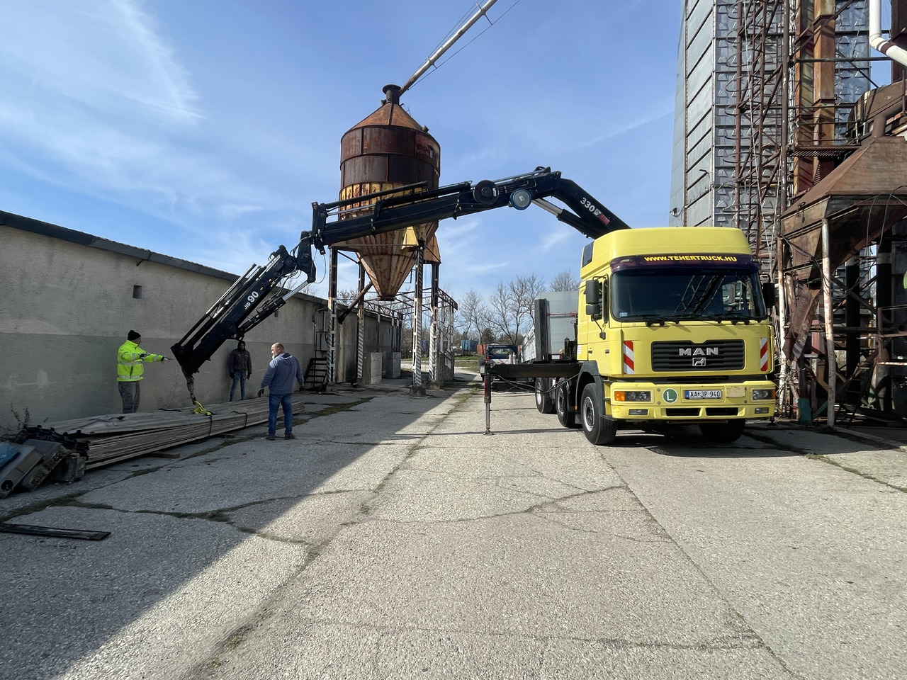 MAN F2000 413 6x2 Manual CRANE Hiab 330+jib 90 21m - Ciągnik siodłowy: zdjęcie 2 MAN F2000 413 6x2 Manual CRANE Hiab 330+jib 90 21m - Ciągnik siodłowy: zdjęcie 2