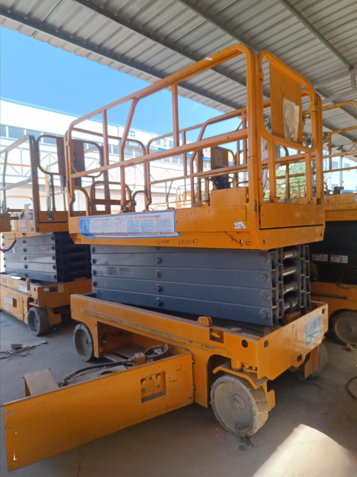 XCMG XG1212HD Hydrailic drive 12m used scissor lift platform price - Maszyna budowlana: zdjęcie 5 XCMG XG1212HD Hydrailic drive 12m used scissor lift platform price - Maszyna budowlana: zdjęcie 5
