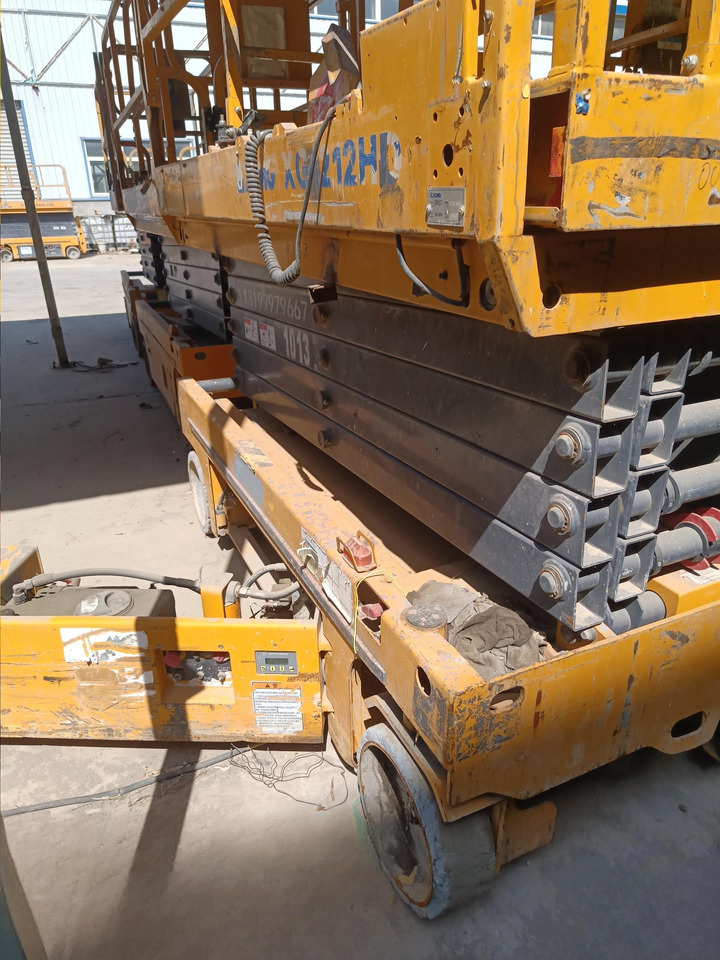 XCMG XG1212HD Hydrailic drive 12m used scissor lift platform price - Maszyna budowlana: zdjęcie 4 XCMG XG1212HD Hydrailic drive 12m used scissor lift platform price - Maszyna budowlana: zdjęcie 4