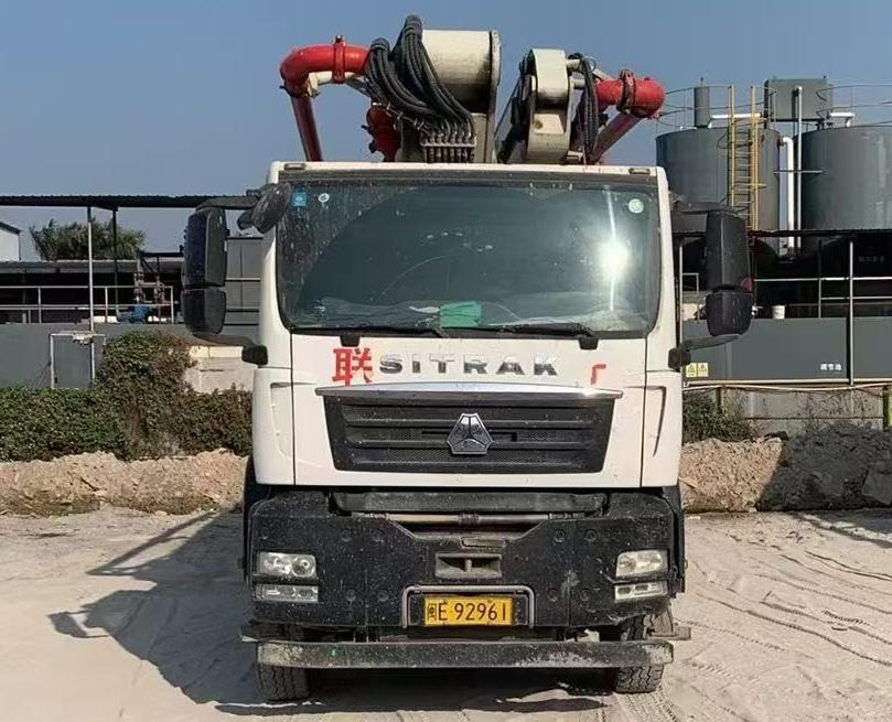 XCMG Manufacturer China Concrete Pump Truck HB52V 52m Used Cement Pump Truck Price For Sale - Pompa do betonu: zdjęcie 2 XCMG Manufacturer China Concrete Pump Truck HB52V 52m Used Cement Pump Truck Price For Sale - Pompa do betonu: zdjęcie 2