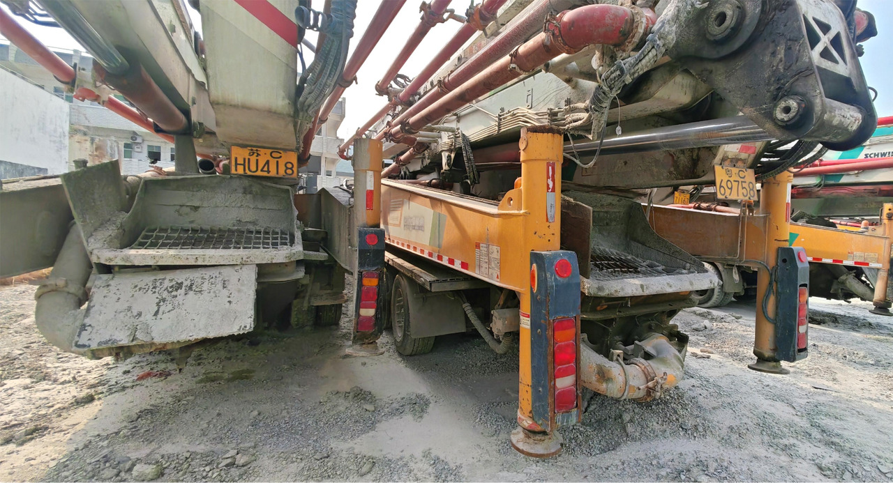XCMG Manufacturer Second Hand 67m Diesel Hydraulic Concrete Pump HB67V Truck Mounted Concrete Pump Hot Sale - Pompa do betonu: zdjęcie 4 XCMG Manufacturer Second Hand 67m Diesel Hydraulic Concrete Pump HB67V Truck Mounted Concrete Pump Hot Sale - Pompa do betonu: zdjęcie 4