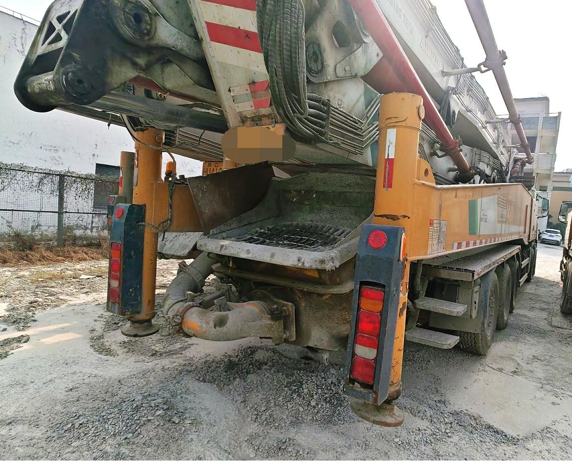XCMG Manufacturer Second Hand 67m Diesel Hydraulic Concrete Pump HB67V Truck Mounted Concrete Pump Hot Sale - Pompa do betonu: zdjęcie 2 XCMG Manufacturer Second Hand 67m Diesel Hydraulic Concrete Pump HB67V Truck Mounted Concrete Pump Hot Sale - Pompa do betonu: zdjęcie 2