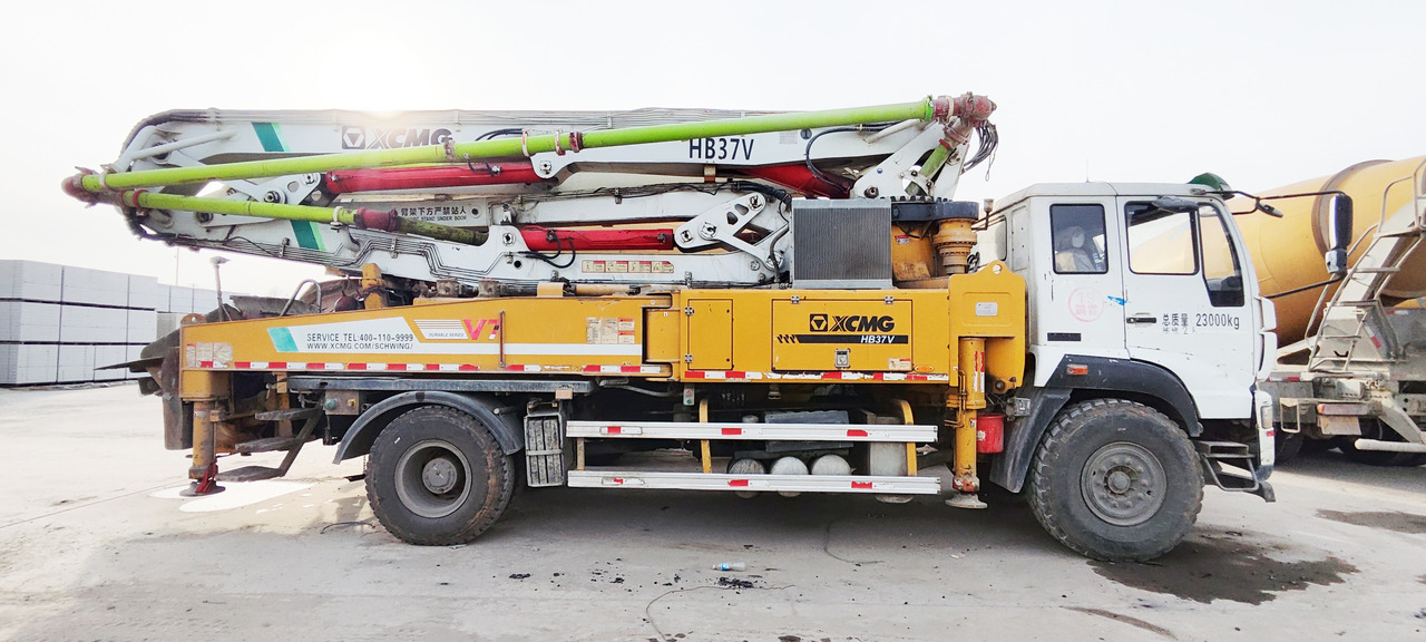 XCMG Official Used Concrete Pump Truck HB37V 37 Meters Cement Pump Machine Price For Sale - Pompa do betonu: zdjęcie 3 XCMG Official Used Concrete Pump Truck HB37V 37 Meters Cement Pump Machine Price For Sale - Pompa do betonu: zdjęcie 3