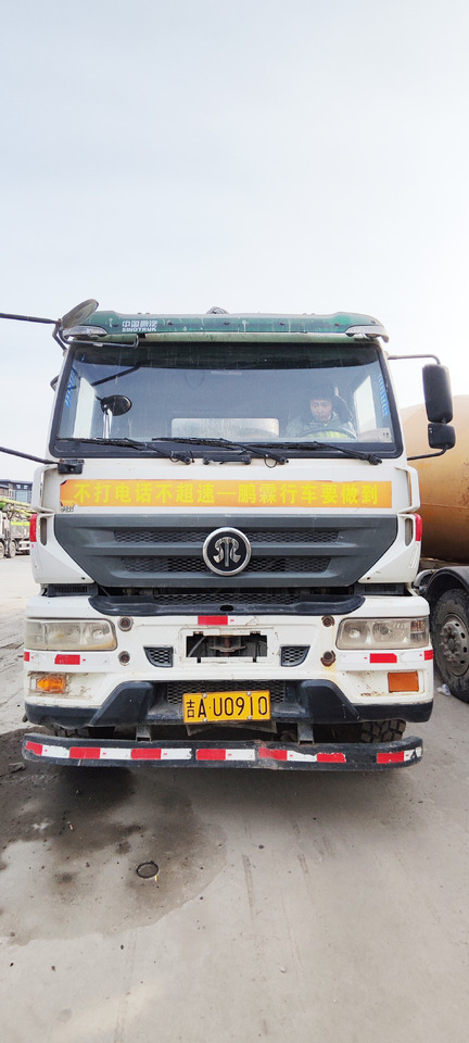 XCMG Official Used Concrete Pump Truck HB37V 37 Meters Cement Pump Machine Price For Sale - Pompa do betonu: zdjęcie 5 XCMG Official Used Concrete Pump Truck HB37V 37 Meters Cement Pump Machine Price For Sale - Pompa do betonu: zdjęcie 5