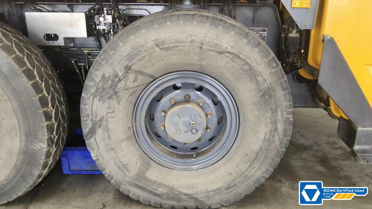 XCMG XCA550 550ton all terrain crane with diesel engine - Żuraw szosowo-terenowy: zdjęcie 3 XCMG XCA550 550ton all terrain crane with diesel engine - Żuraw szosowo-terenowy: zdjęcie 3