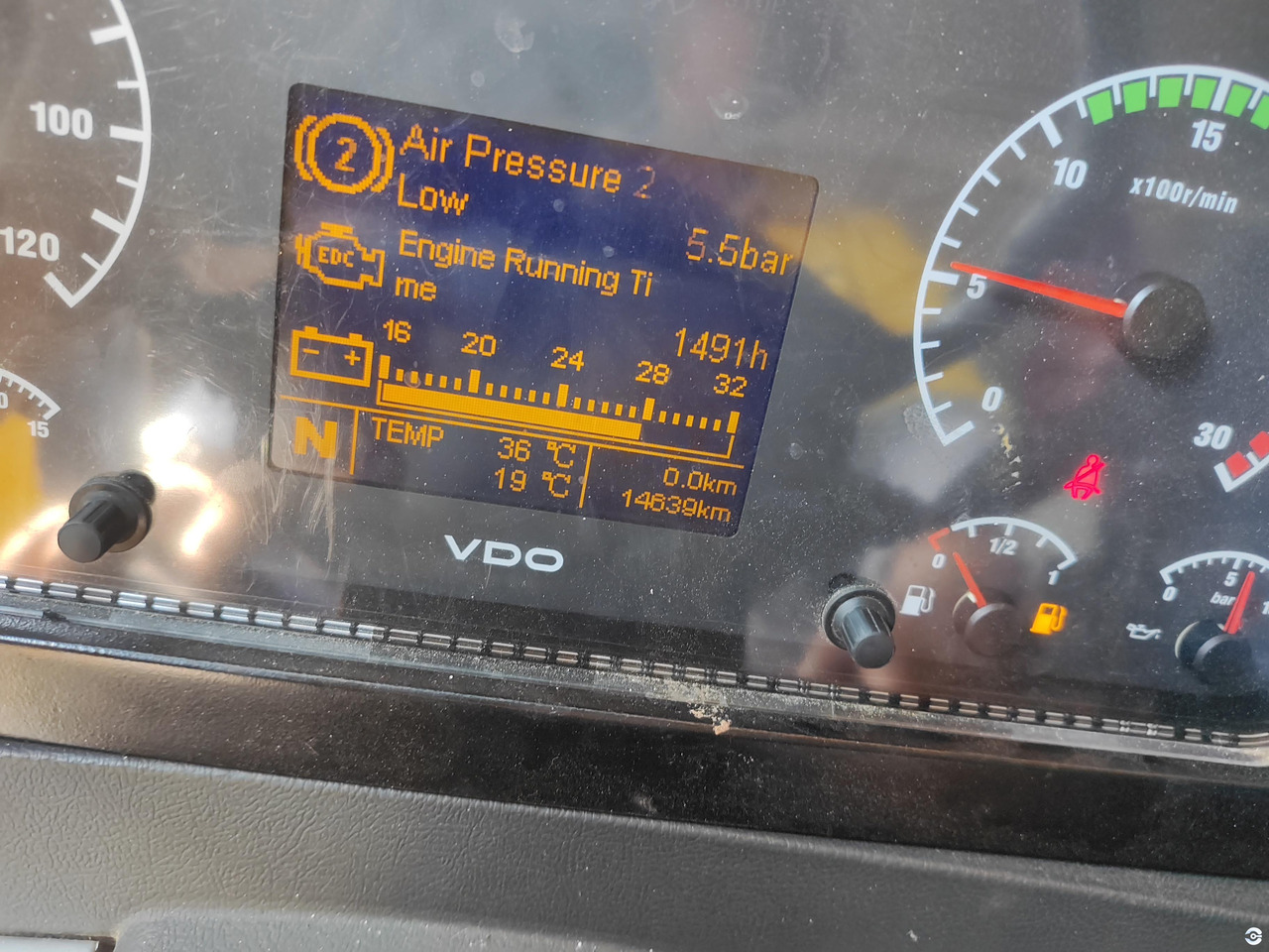 XCMG XCT100_M 100ton 2021 used mobile truck crane for sale - Dźwig samojezdny: zdjęcie 4 XCMG XCT100_M 100ton 2021 used mobile truck crane for sale - Dźwig samojezdny: zdjęcie 4