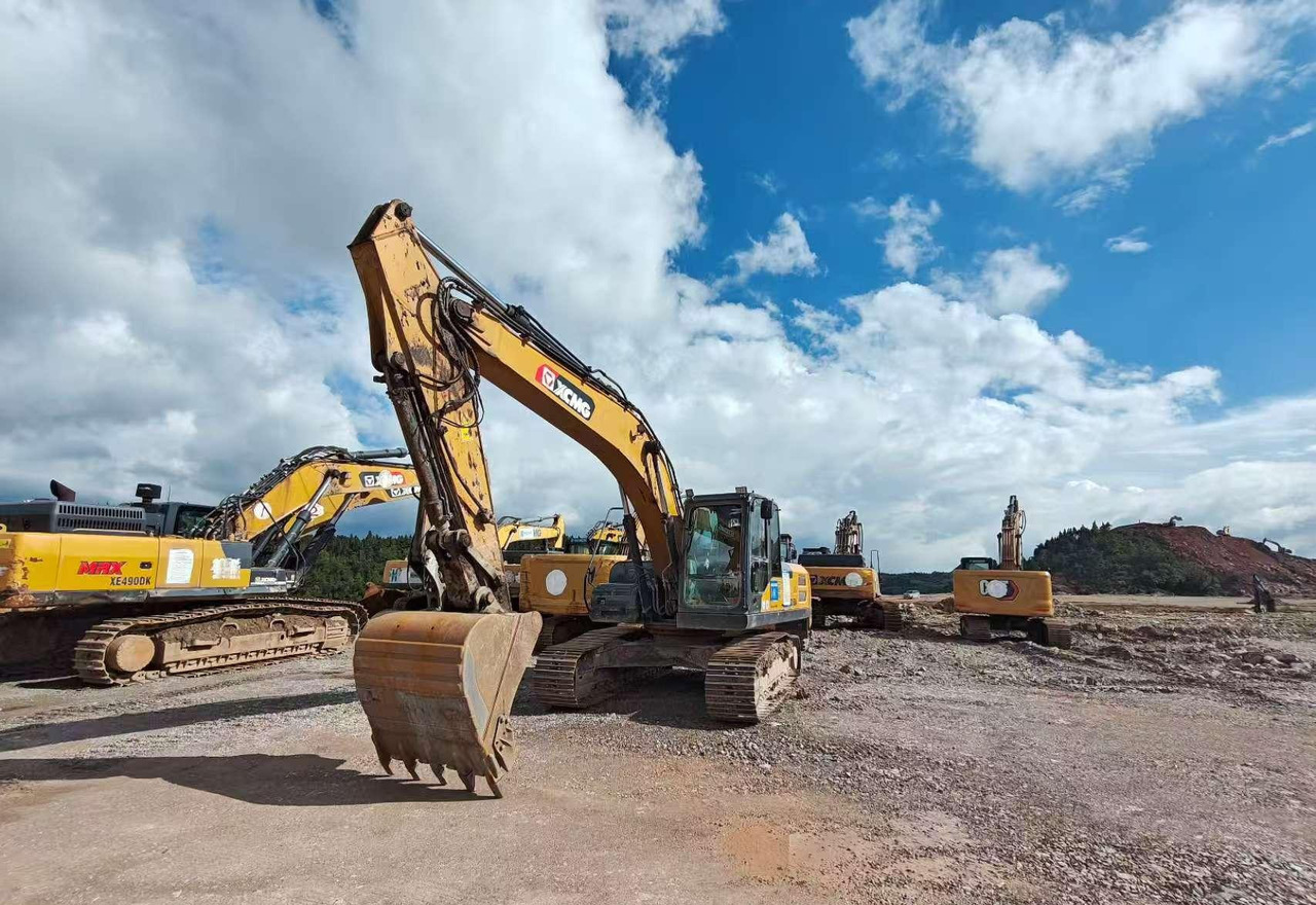 XCMG XE215DA hot sale used excavator hydraulic 21ton price - Koparka gąsienicowa: zdjęcie 2 XCMG XE215DA hot sale used excavator hydraulic 21ton price - Koparka gąsienicowa: zdjęcie 2