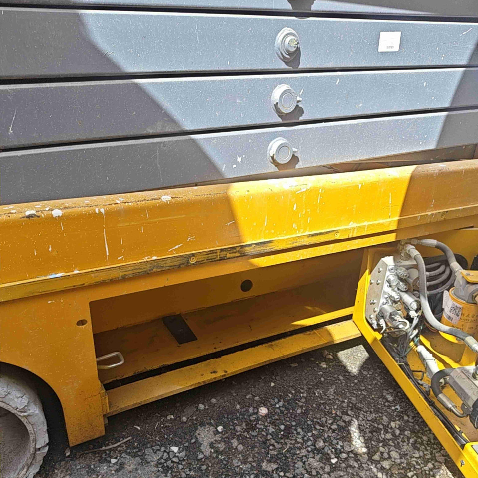 XCMG XG1412HD 14m used scissor lift self-propelled work table - Podnośnik nożycowy: zdjęcie 5 XCMG XG1412HD 14m used scissor lift self-propelled work table - Podnośnik nożycowy: zdjęcie 5