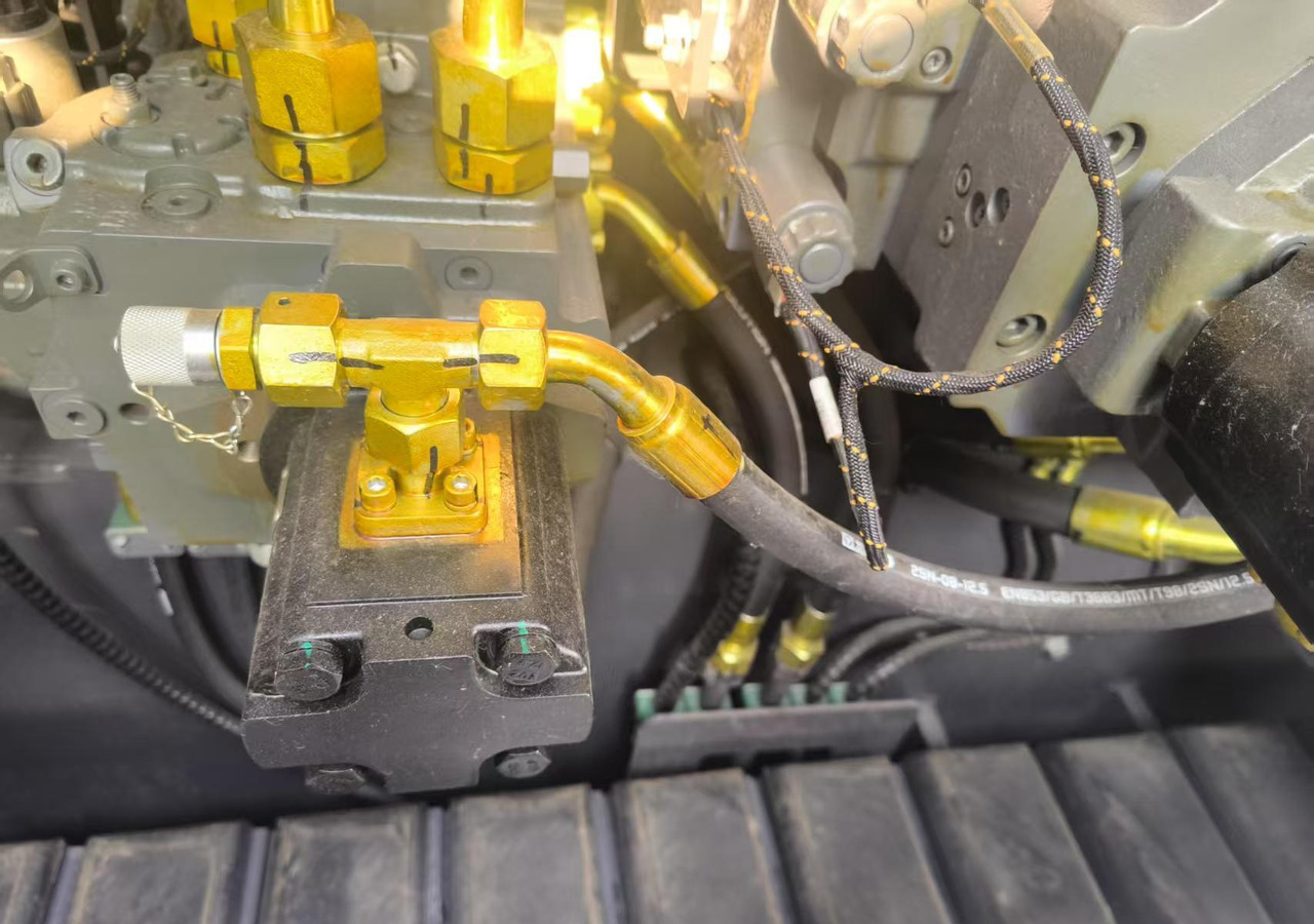 XCMG official used asphalt paver RP905IV Concrete machine - Rozściełacz do asfaltu: zdjęcie 3 XCMG official used asphalt paver RP905IV Concrete machine - Rozściełacz do asfaltu: zdjęcie 3