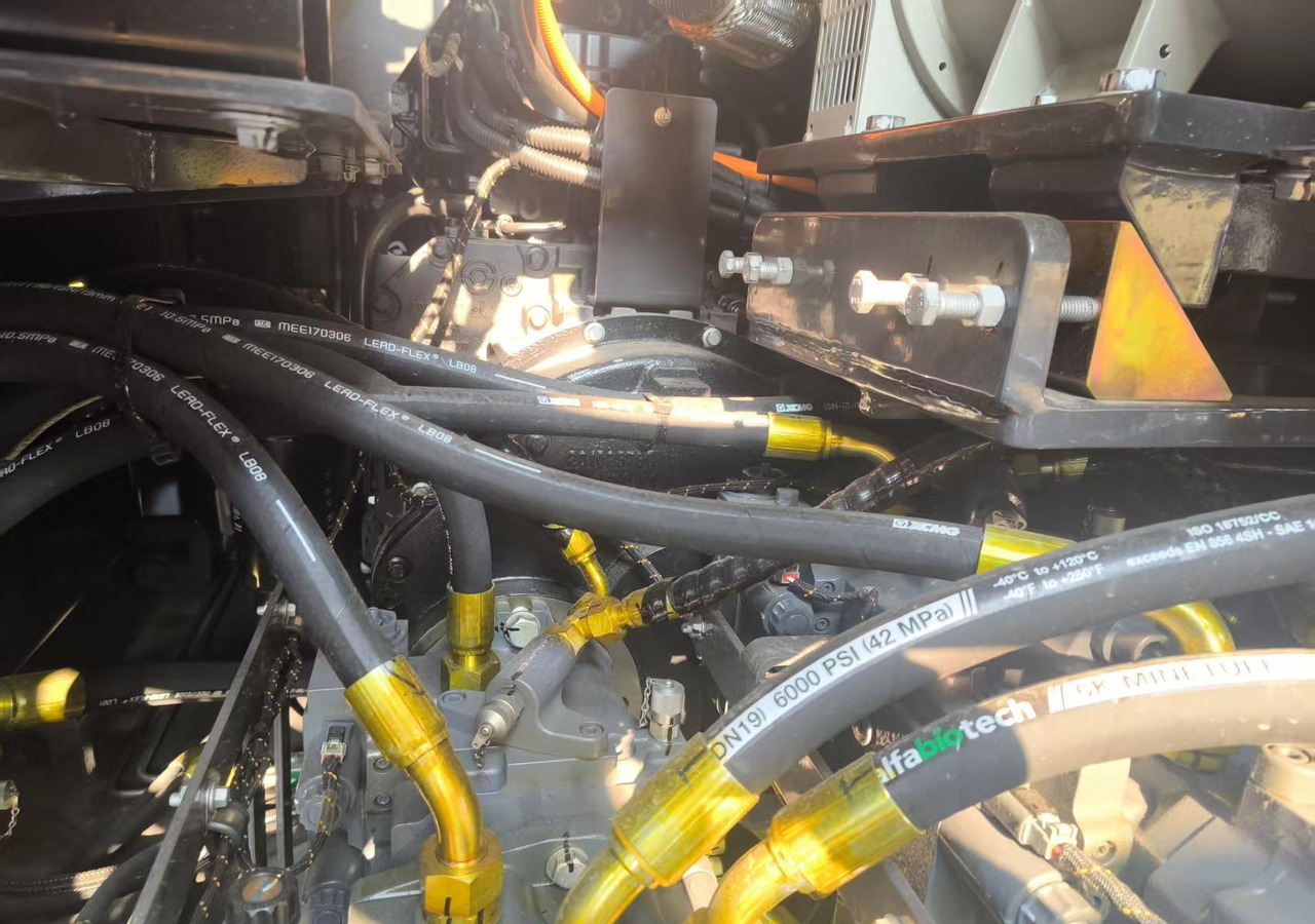 XCMG official used asphalt paver RP905IV Concrete machine - Rozściełacz do asfaltu: zdjęcie 2 XCMG official used asphalt paver RP905IV Concrete machine - Rozściełacz do asfaltu: zdjęcie 2