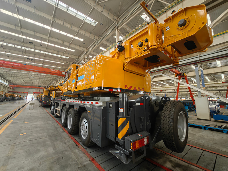 XCMG used XCT110 110ton telescopic boom truck crane mobile for sale - Żuraw/ Dźwig: zdjęcie 2 XCMG used XCT110 110ton telescopic boom truck crane mobile for sale - Żuraw/ Dźwig: zdjęcie 2
