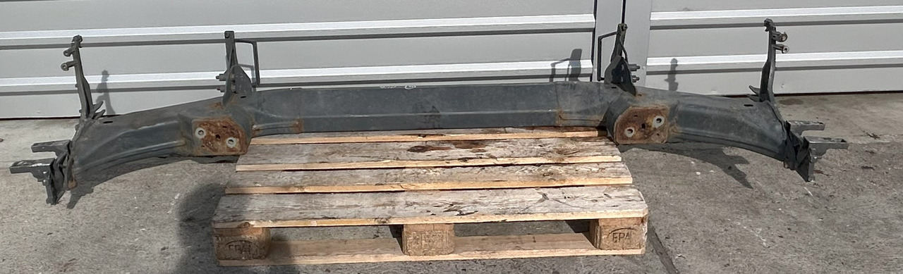 DAF CF EURO 6 BUMPER BEAM WITH STEP BRACKETS - Zderzak: zdjęcie 1 DAF CF EURO 6 BUMPER BEAM WITH STEP BRACKETS - Zderzak: zdjęcie 1
