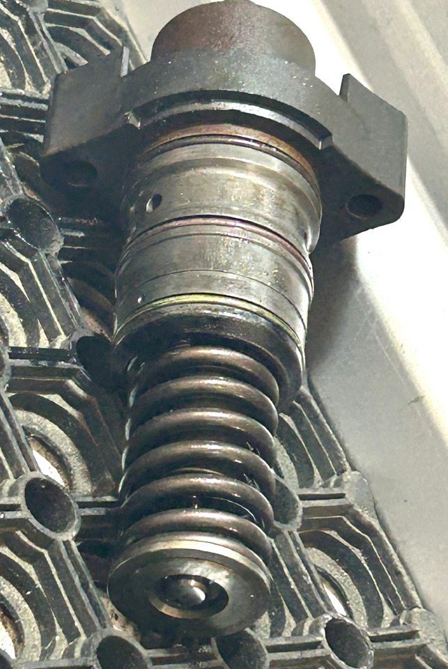 DAF FUEL PUMP INJECTOR DAF XF 106 480KM - Pompa paliwowa: zdjęcie 4 DAF FUEL PUMP INJECTOR DAF XF 106 480KM - Pompa paliwowa: zdjęcie 4