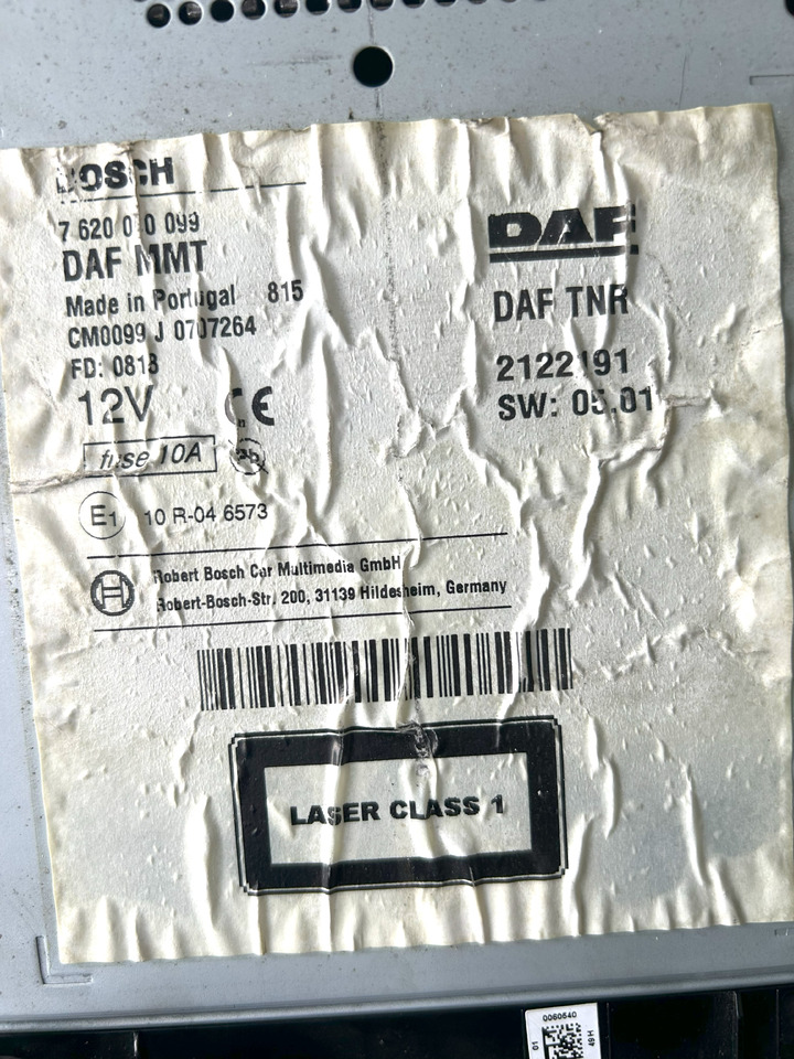 DAF XF 106 ORIGINAL RADIO + MOUNTING BOX - Część uniwersalna: zdjęcie 3 DAF XF 106 ORIGINAL RADIO + MOUNTING BOX - Część uniwersalna: zdjęcie 3