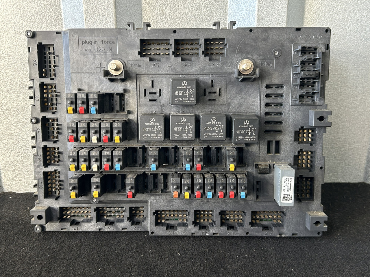 MERCEDES ACTROS MP4 A FUSE MODULE SAM - Bezpiecznik: zdjęcie 1 MERCEDES ACTROS MP4 A FUSE MODULE SAM - Bezpiecznik: zdjęcie 1