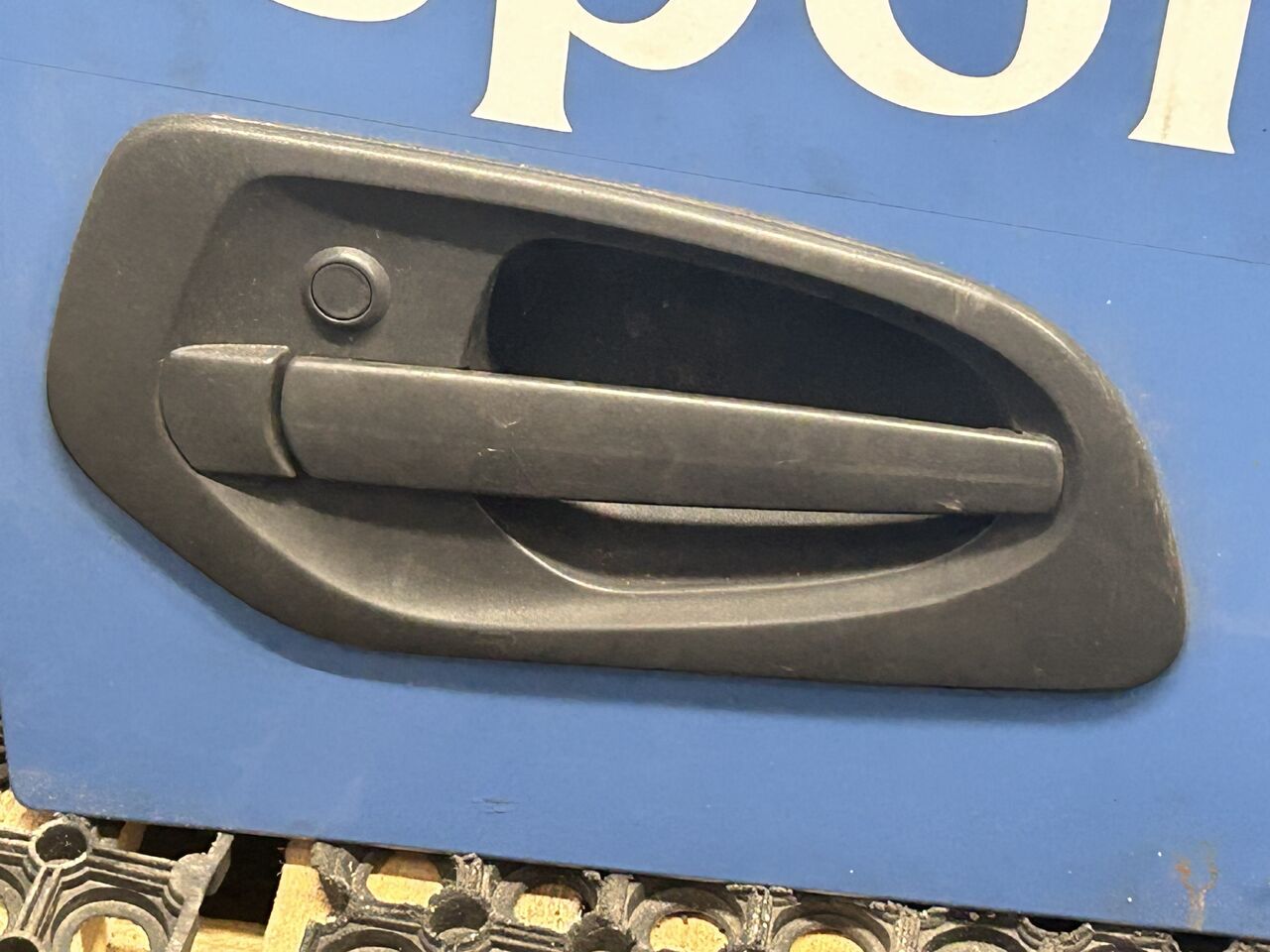 MERCEDES ACTROS MP4 DOOR RIGHT EITH RAMP MIRROR - Drzwi i części: zdjęcie 2 MERCEDES ACTROS MP4 DOOR RIGHT EITH RAMP MIRROR - Drzwi i części: zdjęcie 2