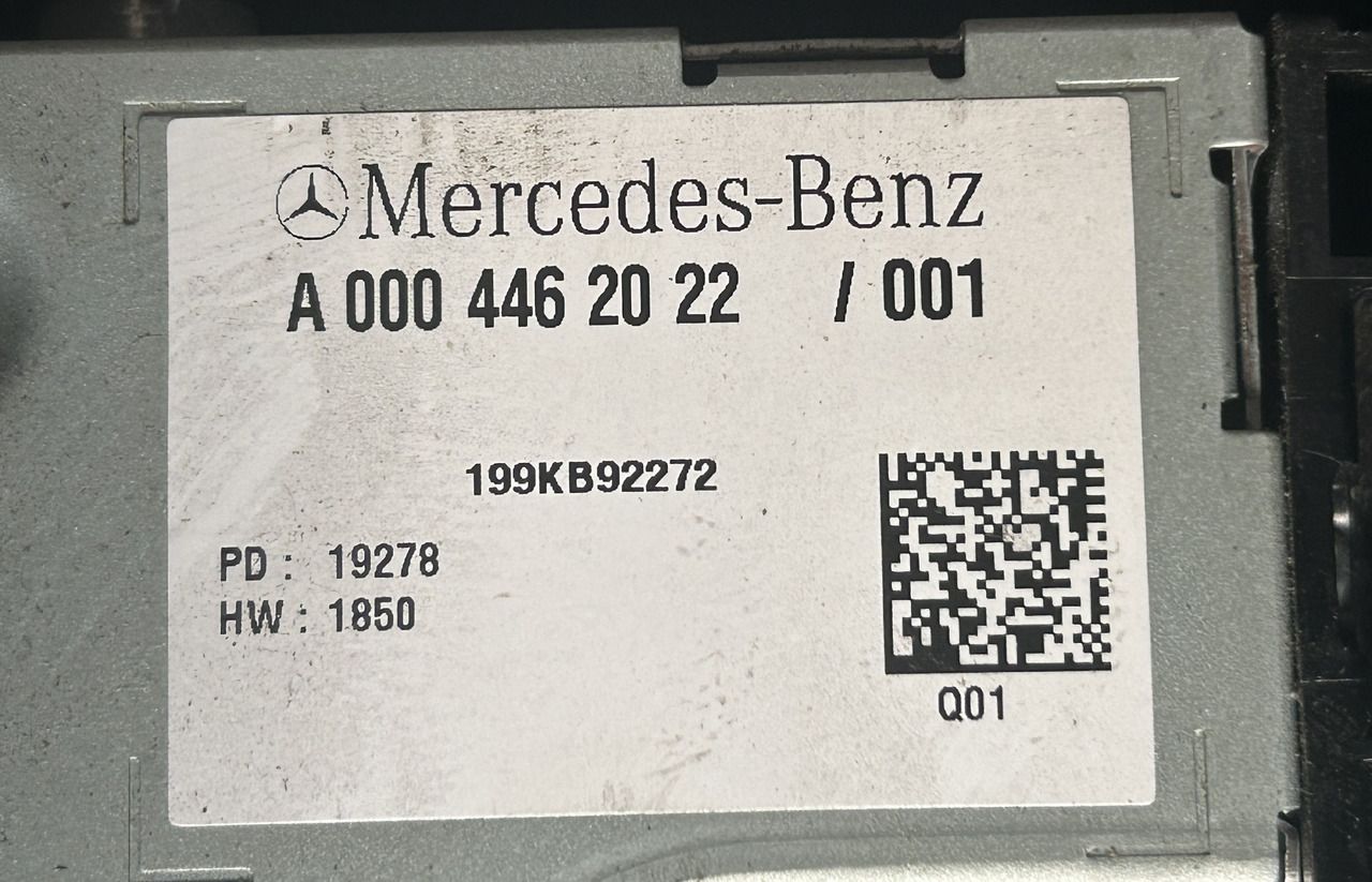 MERCEDES-BENZ ACTROS MP5 RADIO NAVIGATION - System nawigacyjny: zdjęcie 3 MERCEDES-BENZ ACTROS MP5 RADIO NAVIGATION - System nawigacyjny: zdjęcie 3