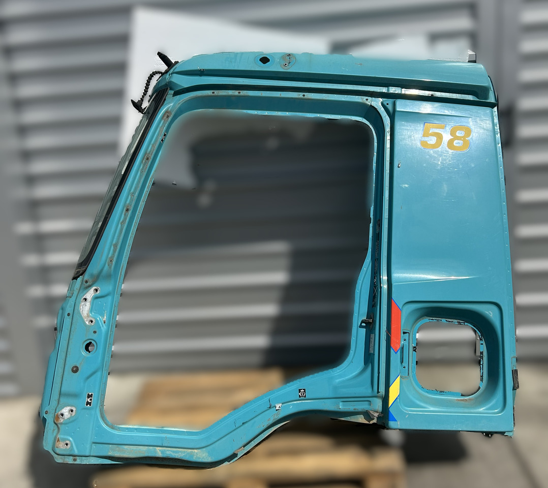 MERCEDES-BENZ AROCS MP4 LEFT SIDE QUARTER PANEL M CLASSIC SPACE - Kabina: zdjęcie 1 MERCEDES-BENZ AROCS MP4 LEFT SIDE QUARTER PANEL M CLASSIC SPACE - Kabina: zdjęcie 1