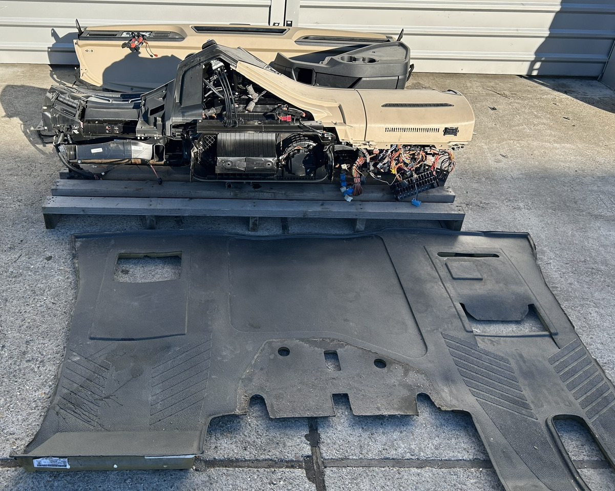 MERCEDES-BENZ KOMPLETNA PRZEKŁADKA WNĘTRZA - DESKA KONSOLA DO ANGLIKA MERCEDES ACTROS MP4 L STREAM SPACE - Kabina: zdjęcie 1 MERCEDES-BENZ KOMPLETNA PRZEKŁADKA WNĘTRZA - DESKA KONSOLA DO ANGLIKA MERCEDES ACTROS MP4 L STREAM SPACE - Kabina: zdjęcie 1