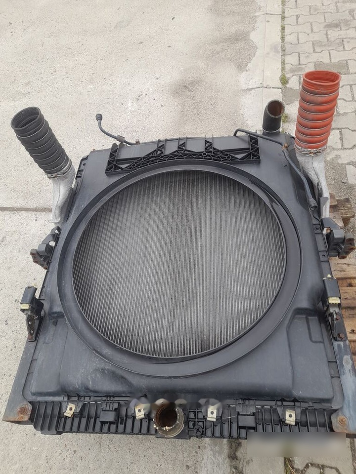 Mercedes-Benz ACTROS MP4 A9605002501 / A9605000002 Mercedes-Benz truck - Chłodnica do Samochodów ciężarowych: zdjęcie 1 Mercedes-Benz ACTROS MP4 A9605002501 / A9605000002 Mercedes-Benz truck - Chłodnica do Samochodów ciężarowych: zdjęcie 1