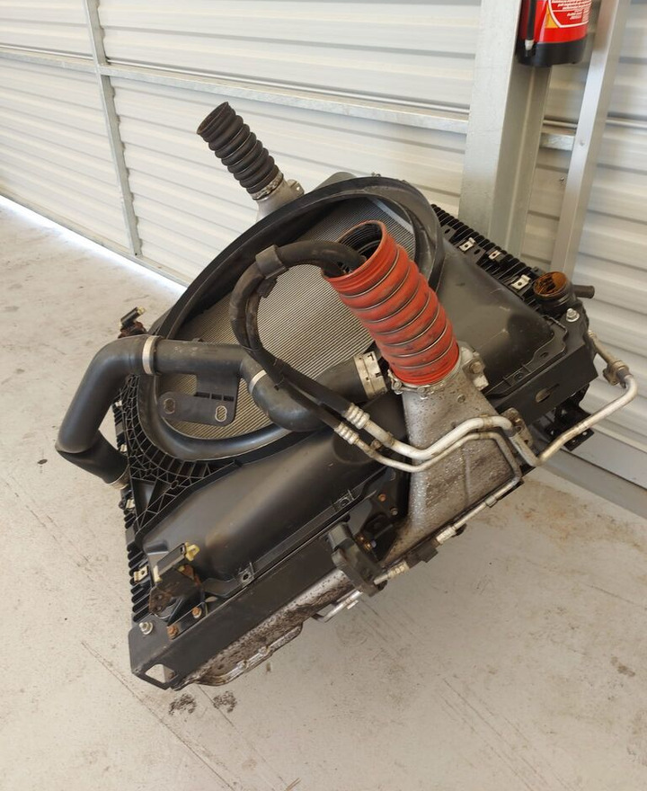 Mercedes-Benz ACTROS MP4 truck - Chłodnica do Samochodów ciężarowych: zdjęcie 2 Mercedes-Benz ACTROS MP4 truck - Chłodnica do Samochodów ciężarowych: zdjęcie 2