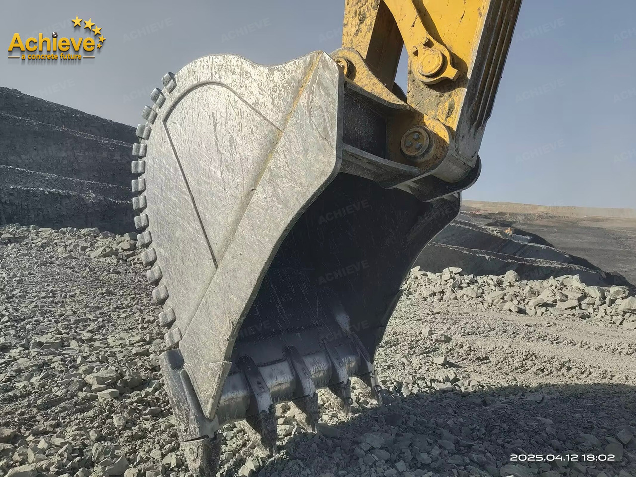 Komatsu 【ACHIEVE】TOP CONDITION!!! PC1250-11R 2023 4500h Horsepower (HP) 758 HP @ 1,800 rpm Operating weight (lbs) 269,300 - 272,600 Bucket Capacity (yd3) 5.3-9.5 - Koparka gąsienicowa: zdjęcie 5 Komatsu 【ACHIEVE】TOP CONDITION!!! PC1250-11R 2023 4500h Horsepower (HP) 758 HP @ 1,800 rpm Operating weight (lbs) 269,300 - 272,600 Bucket Capacity (yd3) 5.3-9.5 - Koparka gąsienicowa: zdjęcie 5