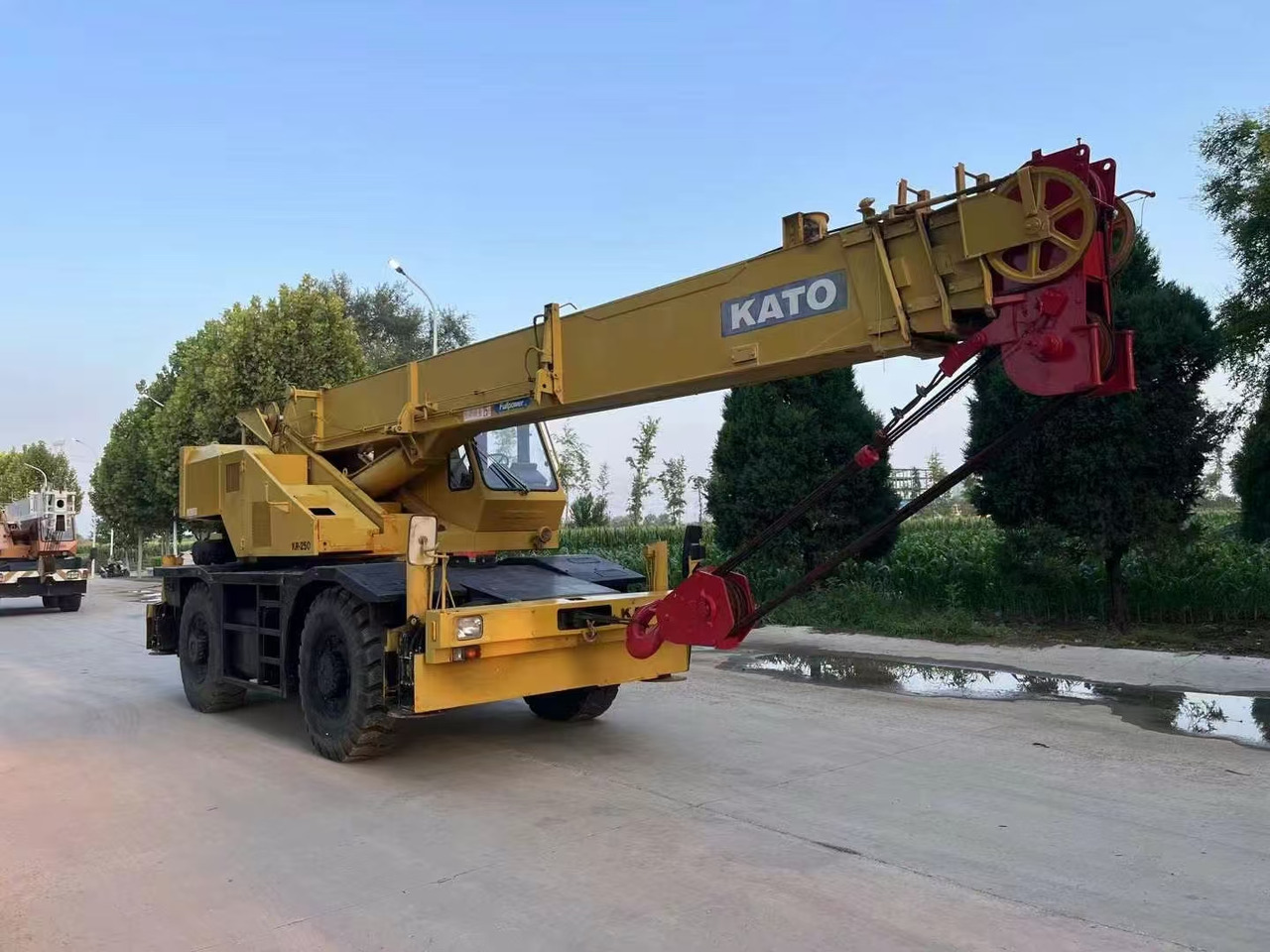 KATO KR250 Good Price 25 ton Rough Terrain Crane - Dźwig samojezdny: zdjęcie 1 KATO KR250 Good Price 25 ton Rough Terrain Crane - Dźwig samojezdny: zdjęcie 1