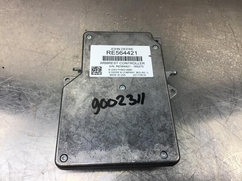 John Deere John Deere Armsrest Control - Kabina i wnętrze: zdjęcie 1 John Deere John Deere Armsrest Control - Kabina i wnętrze: zdjęcie 1