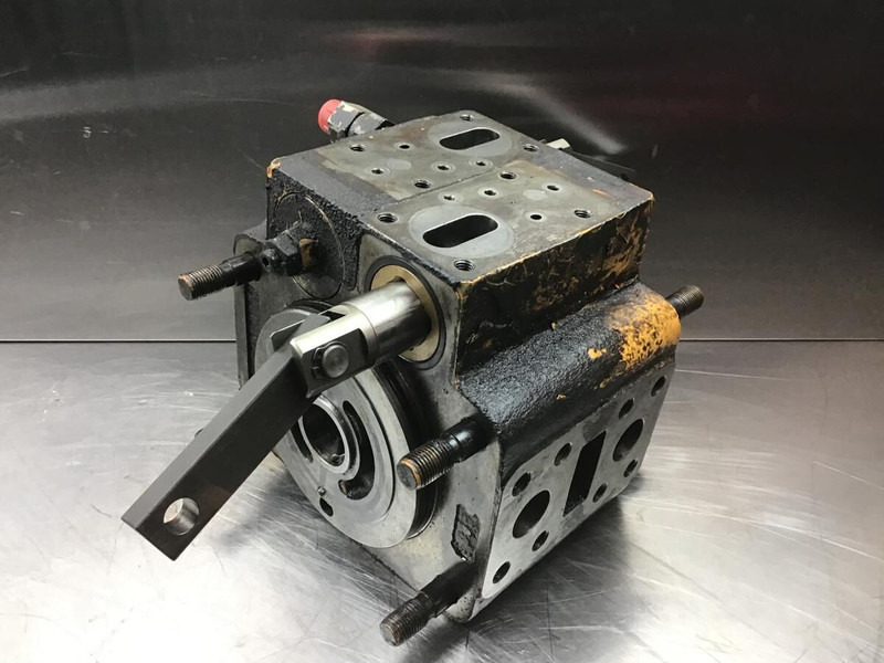 Liebherr A900 Li - Silnik i części: zdjęcie 3 Liebherr A900 Li - Silnik i części: zdjęcie 3