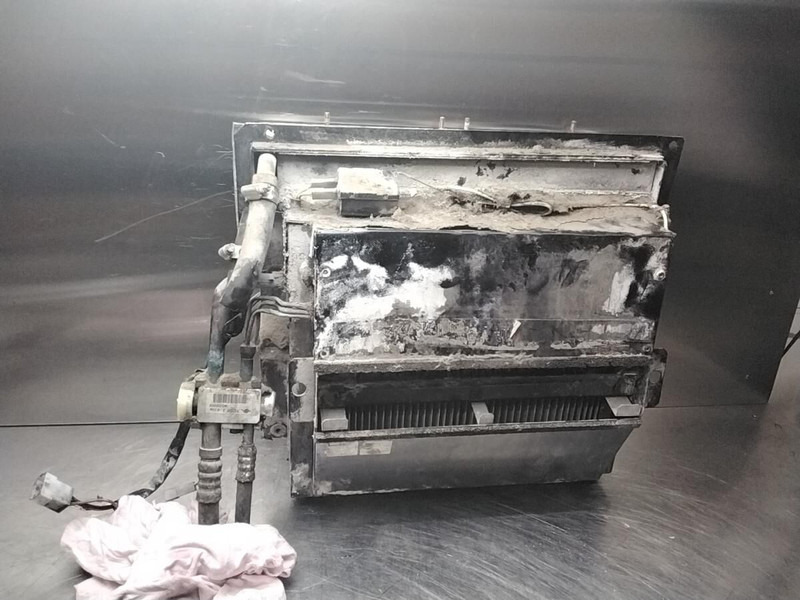 Liebherr Heater unit - Ogrzewanie/ Wentylacja: zdjęcie 1 Liebherr Heater unit - Ogrzewanie/ Wentylacja: zdjęcie 1